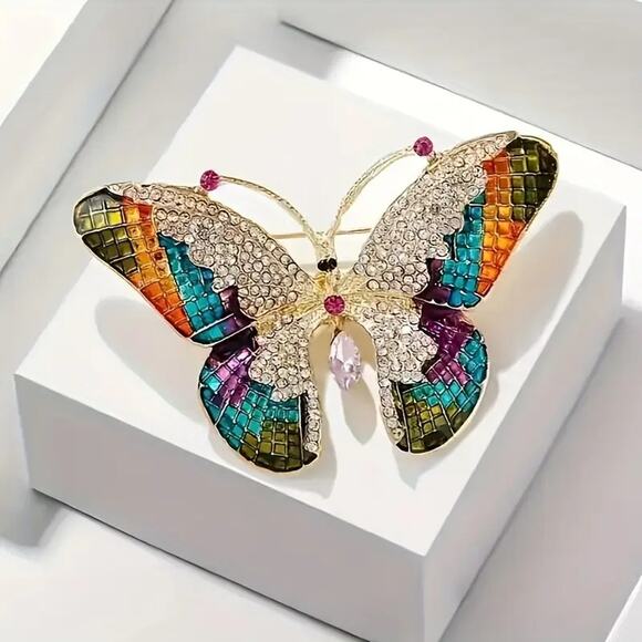 NEW Womens Butterfly Brooch Pretty Pin Multicolor Sparkling Vivid Colors Elegant - Picture 1 of 4